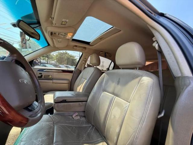 2005 Lincoln Town Car Signature Limited