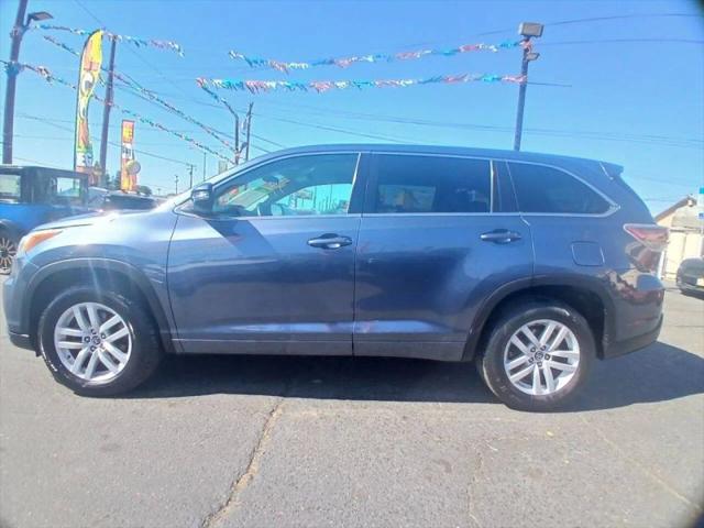 2016 Toyota Highlander LE V6