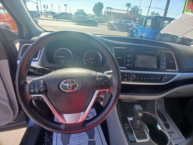 2016 Toyota Highlander LE V6