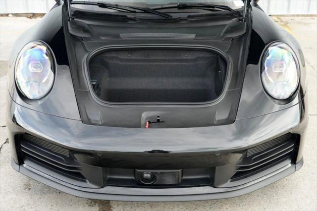2025 Porsche 911 Carrera