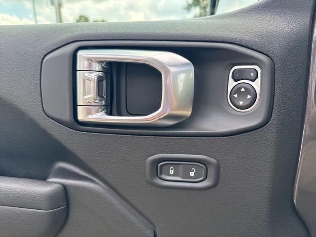 2025 Jeep Wrangler 4-Door Summit 4x4