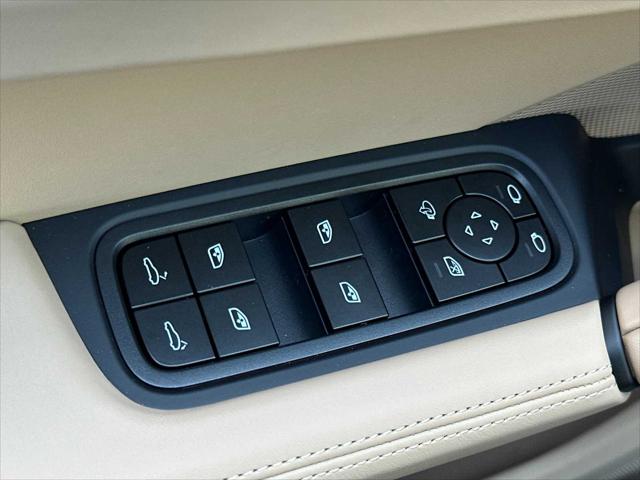 2025 Porsche Cayenne Unknown