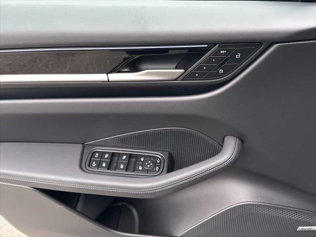 2025 Porsche Macan Electric 4S