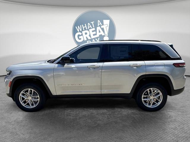 2025 Jeep Grand Cherokee GRAND CHEROKEE LAREDO X 4X4 2025 Jeep Grand Cherokee GRAND CHEROKEE LAREDO X 4X4
