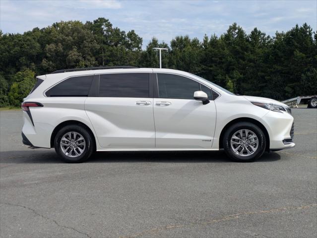 2021 Toyota Sienna XLE