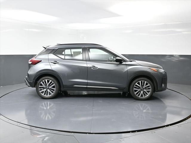 2024 Nissan Kicks SR Xtronic CVT