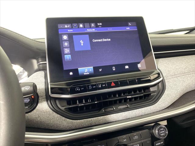2023 Jeep Compass Latitude Lux FWD