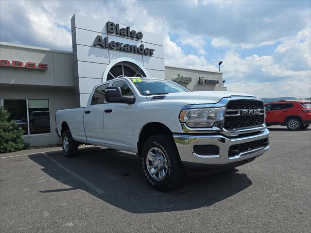 2023 RAM 2500 Tradesman Crew Cab 4x4 8 Box