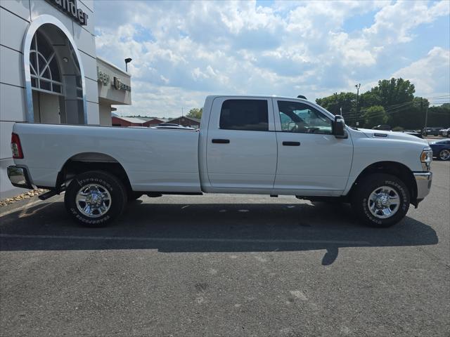 2023 RAM 2500 Tradesman Crew Cab 4x4 8 Box