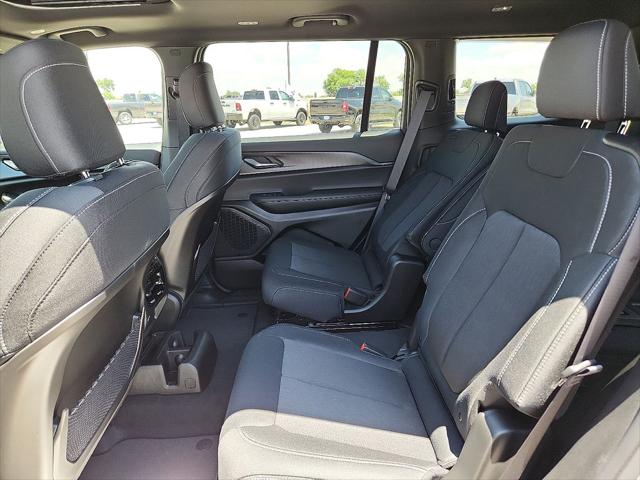 2025 Jeep Grand Cherokee L Laredo X 4x4