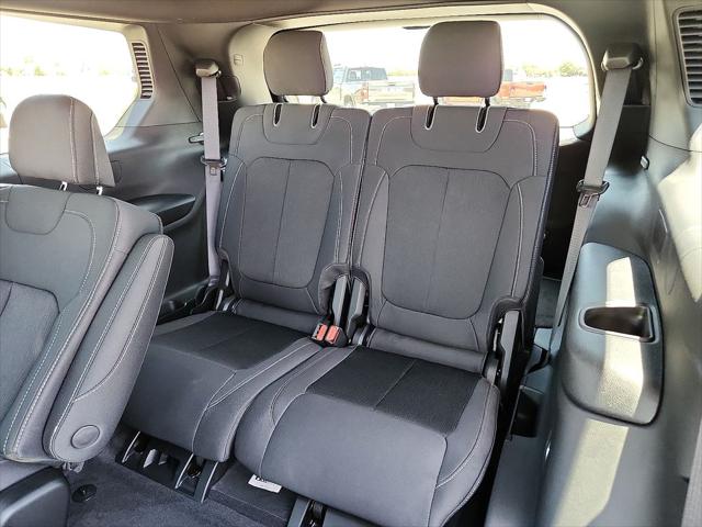 2025 Jeep Grand Cherokee L Laredo X 4x4