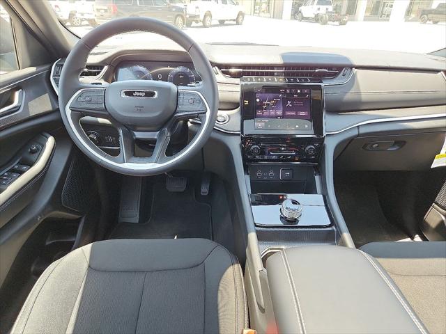2025 Jeep Grand Cherokee L Laredo X 4x4