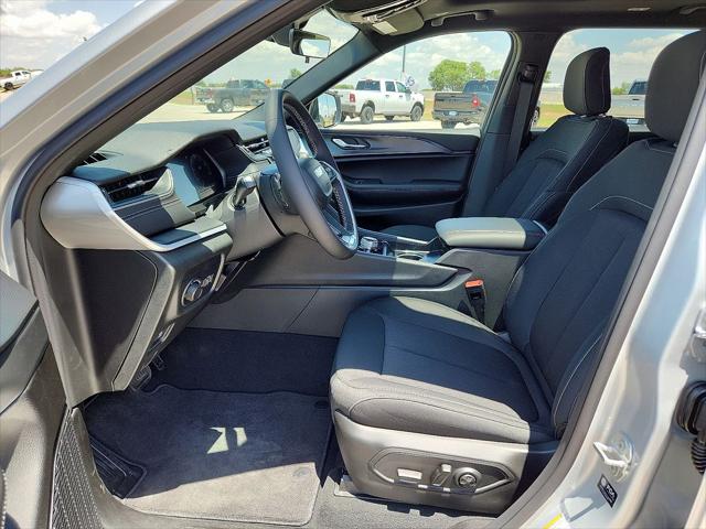 2025 Jeep Grand Cherokee L Laredo X 4x4