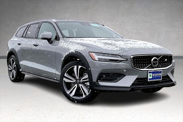 2026 Volvo V60 Cross Country Plus, B5 AWD Gas (mild hybrid)