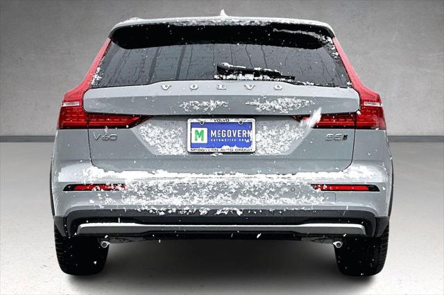 2026 Volvo V60 Cross Country Plus, B5 AWD Gas (mild hybrid)