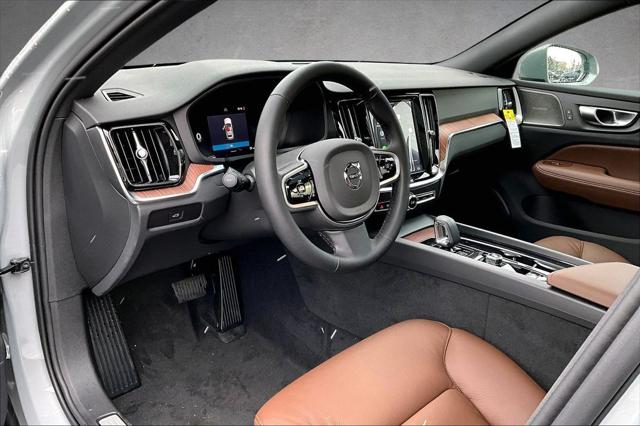 2026 Volvo V60 Cross Country Plus, B5 AWD Gas (mild hybrid)