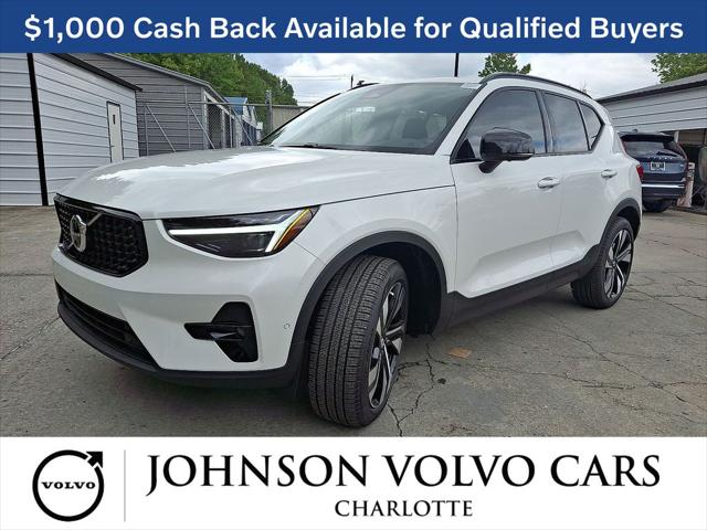 2026 Volvo XC40 Ultra, B5 AWD Gas (mild hybrid), Dark