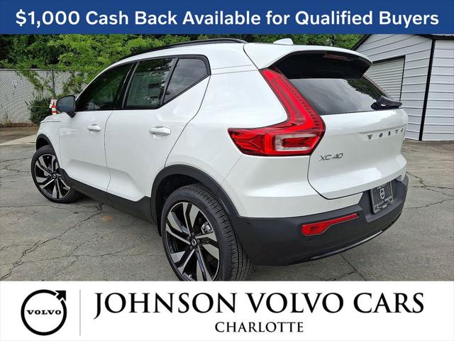 2026 Volvo XC40 Ultra, B5 AWD Gas (mild hybrid), Dark