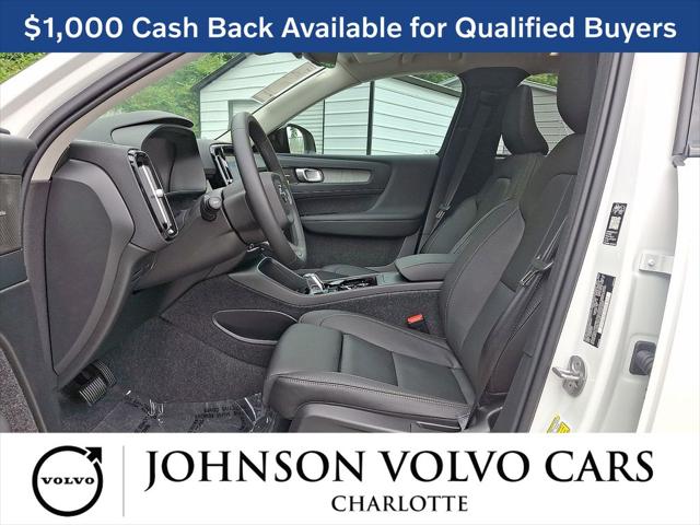 2026 Volvo XC40 Ultra, B5 AWD Gas (mild hybrid), Dark