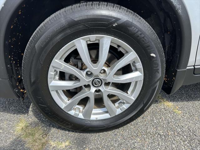 2018 Nissan Rogue SV [9]