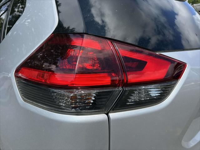 2018 Nissan Rogue SV [10]