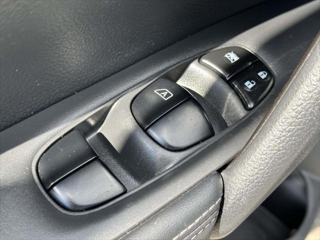 2018 Nissan Rogue SV [18]