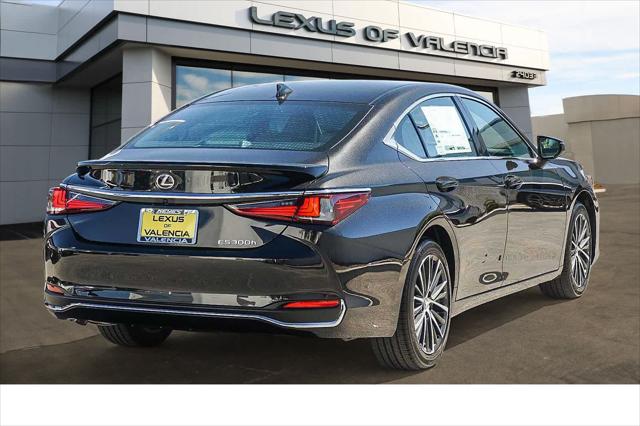 2025 Lexus ES 300h Unknown