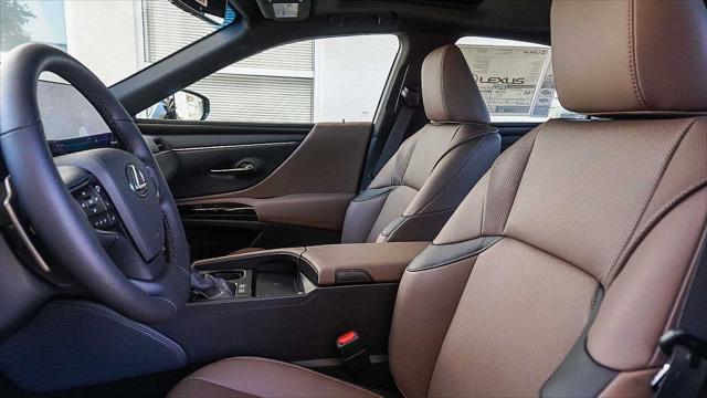 2025 Lexus ES 300h Unknown