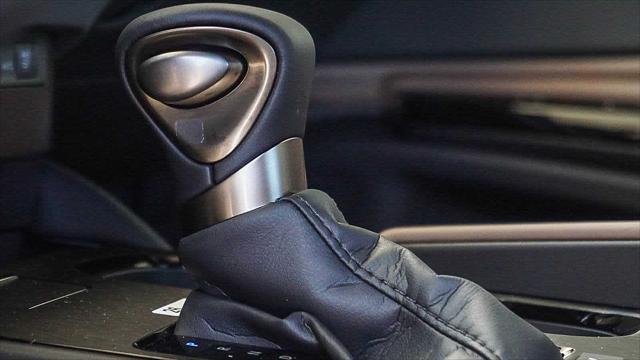 2025 Lexus ES 300h Unknown