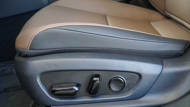 2025 Lexus ES 300h Unknown