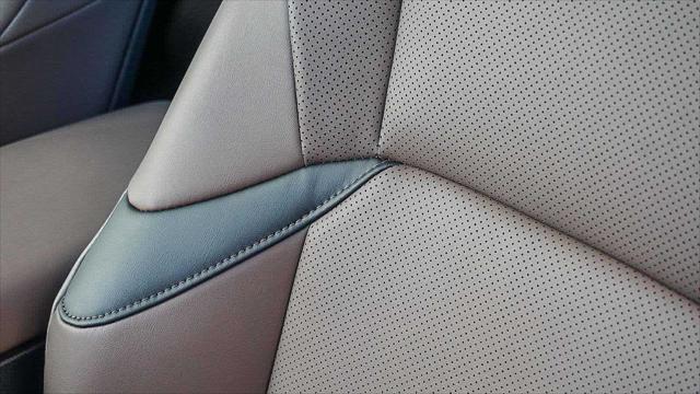 2025 Lexus ES 300h Unknown