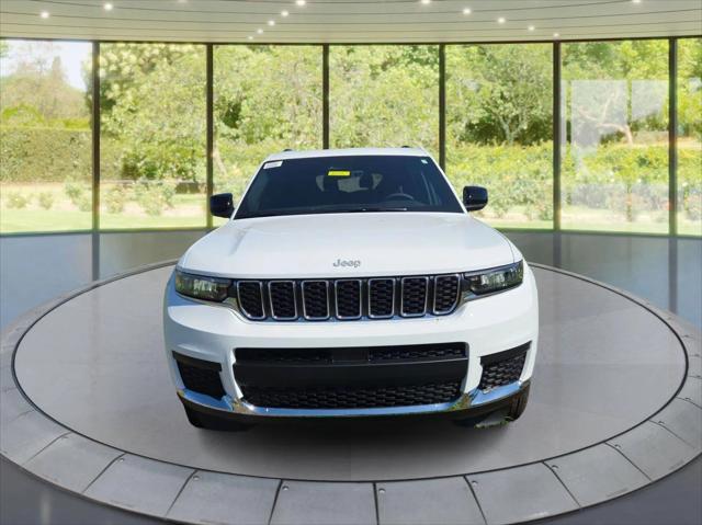 2025 Jeep Grand Cherokee Laredo X 4x4