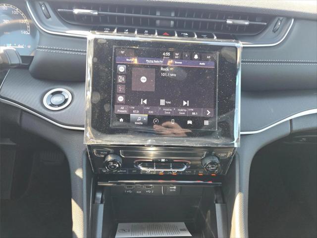 2025 Jeep Grand Cherokee Laredo X 4x4