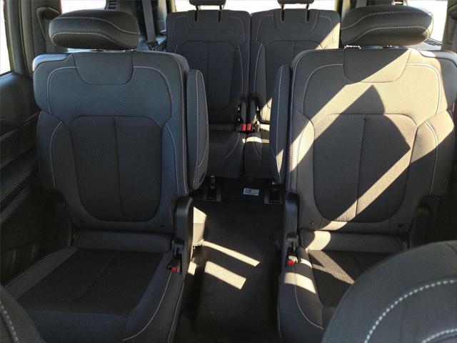 2025 Jeep Grand Cherokee Laredo X 4x4