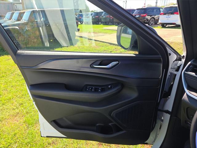 2025 Jeep Grand Cherokee Laredo X 4x4