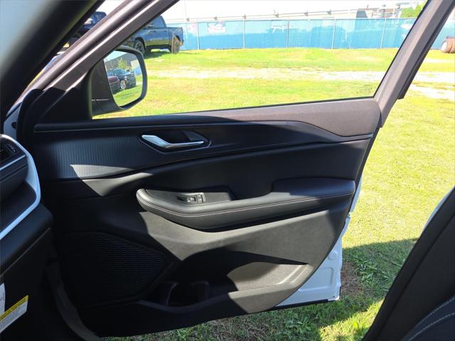 2025 Jeep Grand Cherokee Laredo X 4x4