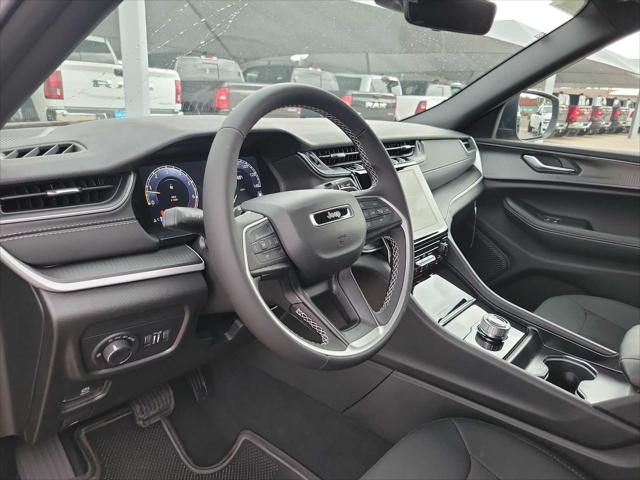 2025 Jeep Grand Cherokee GRAND CHEROKEE L LAREDO X 4X2