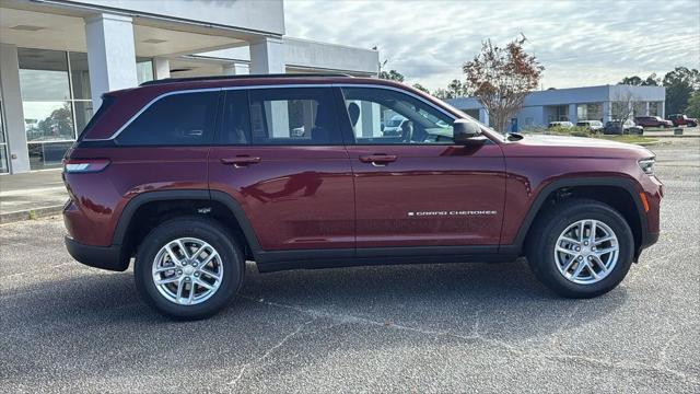 2025 Jeep Grand Cherokee Laredo X 4x4