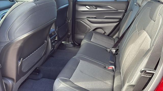 2025 Jeep Grand Cherokee Laredo X 4x4