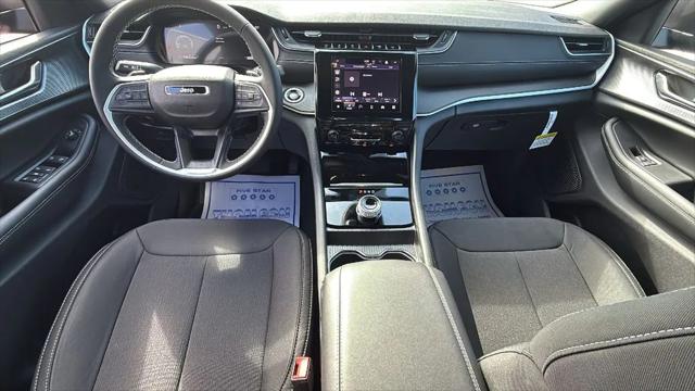 2025 Jeep Grand Cherokee Laredo X 4x4