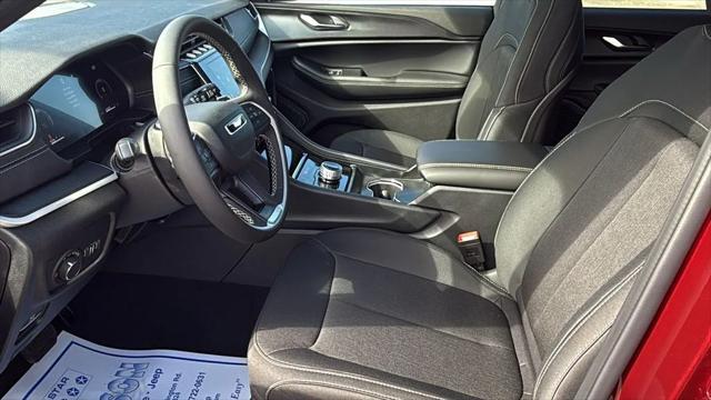 2025 Jeep Grand Cherokee Laredo X 4x4