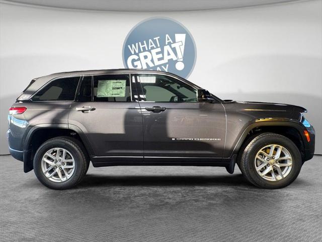 2025 Jeep Grand Cherokee GRAND CHEROKEE LAREDO X 4X4 2025 Jeep Grand Cherokee GRAND CHEROKEE LAREDO X 4X4