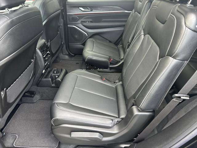 2025 Jeep Grand Cherokee Overland 4x4