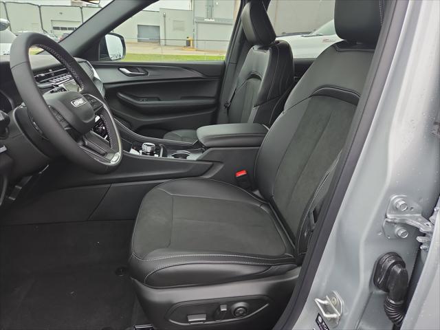 2025 Jeep Grand Cherokee Altitude X 4x2