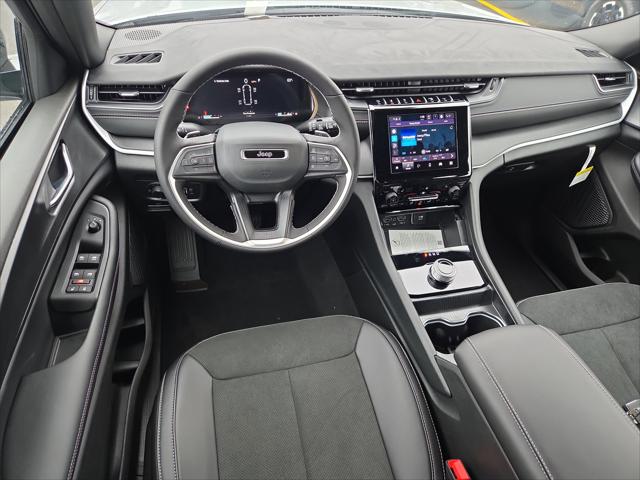 2025 Jeep Grand Cherokee Altitude X 4x2