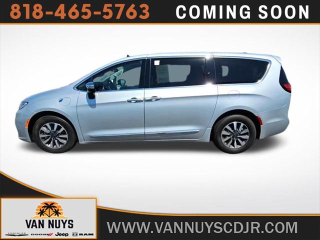 2023 Chrysler Pacifica Hybrid Limited