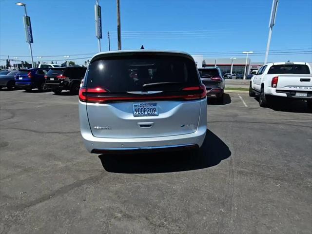 2023 Chrysler Pacifica Hybrid Limited