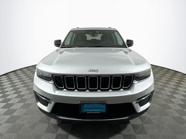 2023 Jeep Grand Cherokee Laredo 4x4