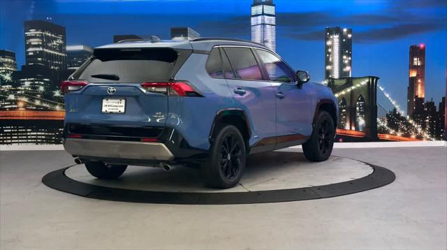 2022 Toyota RAV4 Hybrid SE
