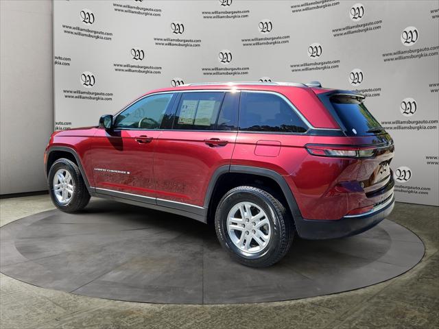 2023 Jeep Grand Cherokee Laredo 4x2